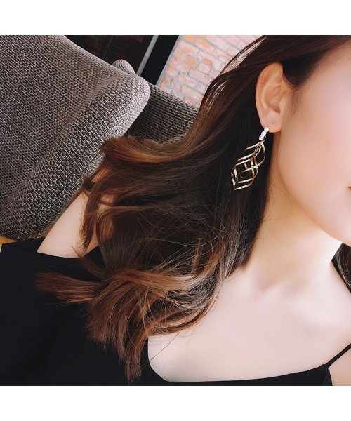 セール フックピアス 揺れる ロングピアス シンプル イヤリングかわいい 人気アクセサリー お洒落 輝く ネークチェーン 小顔効果 ショッピングゴー Shoppinggo D Fashion