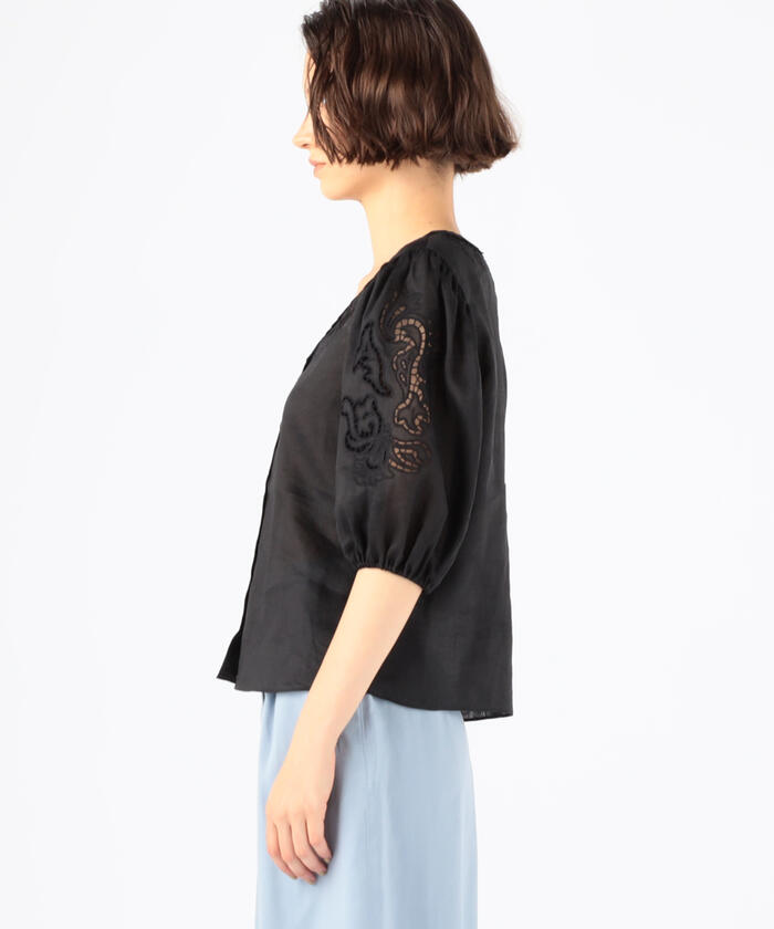 セール 40%OFF】ラミーエンブロイダリー Vネックブラウス