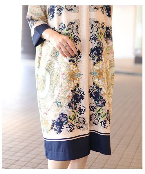 クーポン セール10 Off ゴージャスなスカーフ柄ワンピース サワアラモード Sawa A La Mode D Fashion