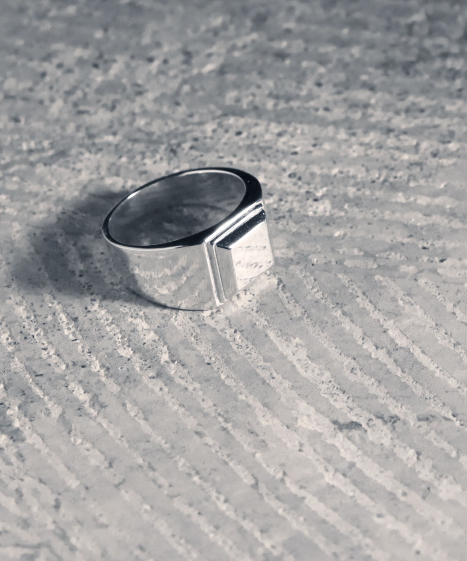 YArKA/ヤーカ】 square pedestal design ring[dod2]/四角形台座リング