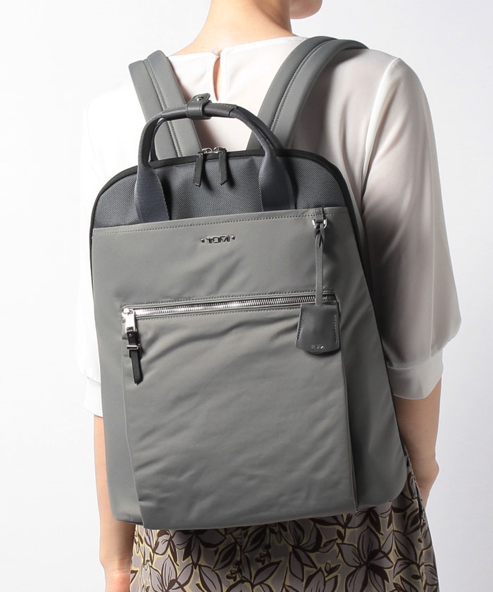 高評価! トゥミ Voyageur エッセンシャル バックパック グレイ 新品