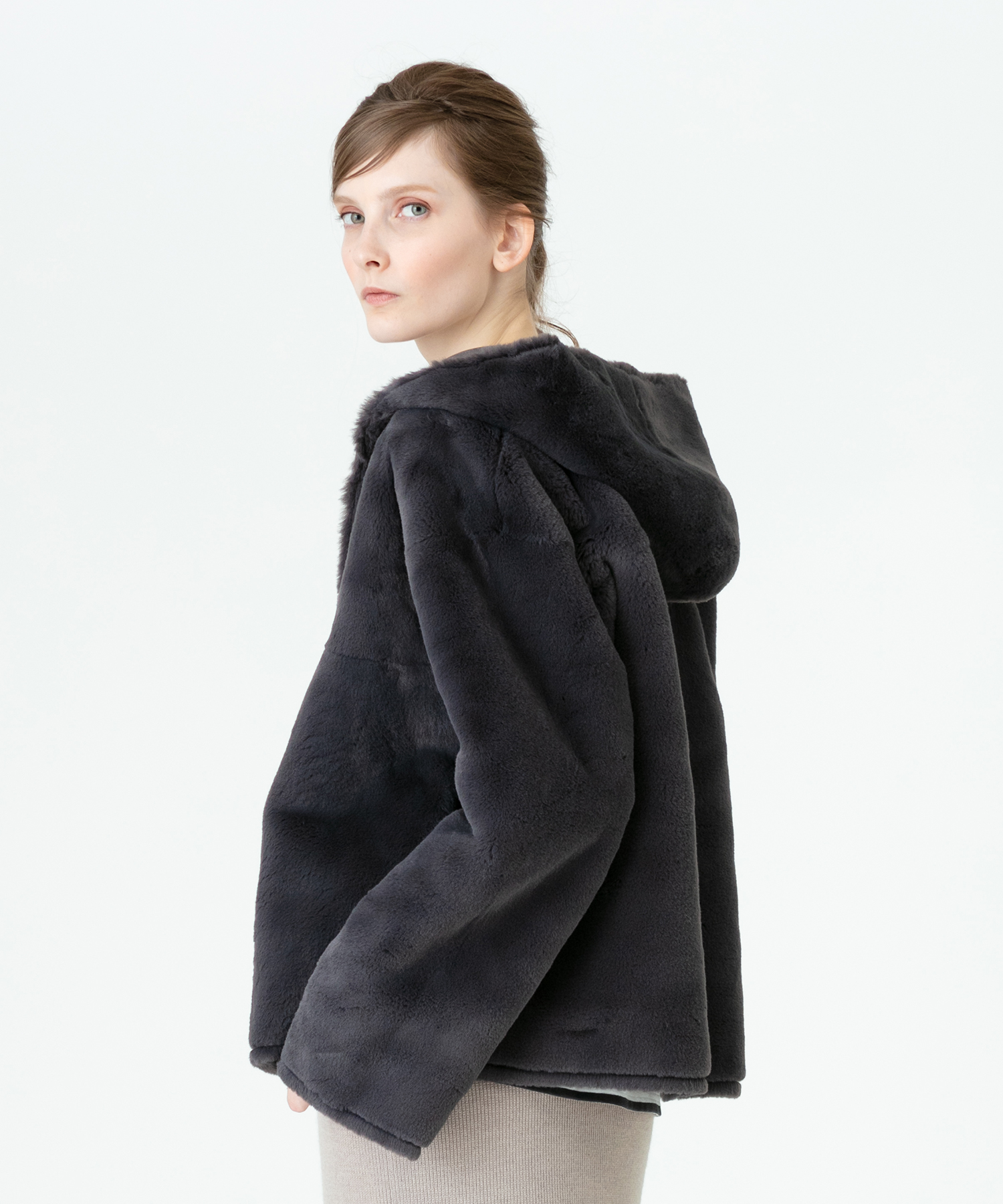 セール 50%OFF】リバーシブルムートンショートフーディー(504248617