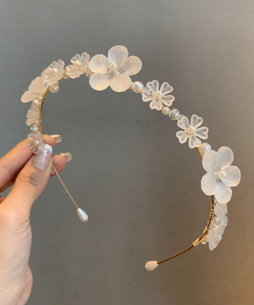 カチューシャ 花 パール ホワイトフラワー ビジュー 大人 ビーズ ヘアバンド エレガント 結婚式 ヘアアクセ ショッピングゴー Shoppinggo D Fashion カチューシャ 花 パール ホワイトフラワー ビジュー 大人 ビーズ ヘアバンド エレガント 結婚式 ヘアアクセ ショッピングゴー Shoppinggo D Fashion