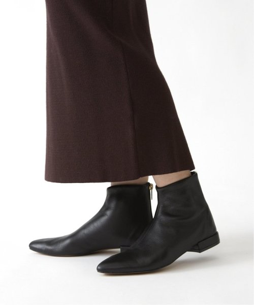 GRISE レザーポインテッドソフトショートブーツ◆