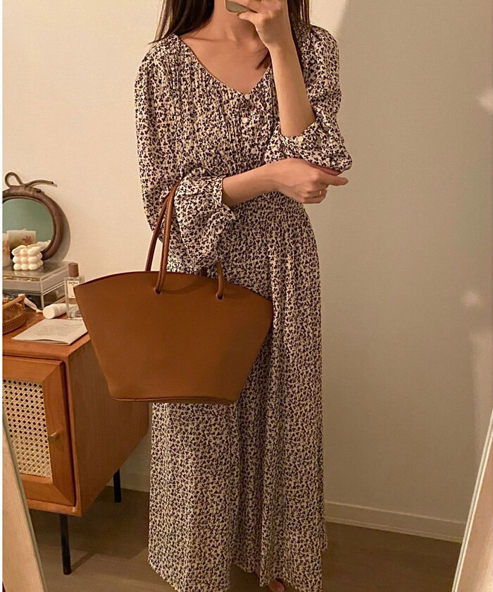 ちよ様　ameri vintage花柄長袖プリーツワンピース ちよ様 ameri vintage花柄長袖プリーツワンピース - メルカリ