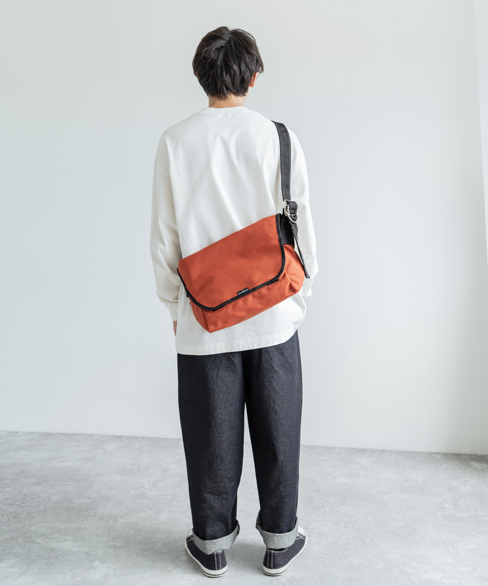 【LYN】Trive Rocky Shoulder Bag ショルダーバッグ Tricia Rocky Shoulderbag Ivory : ร้านลินออนไลน์อย่างเป็น