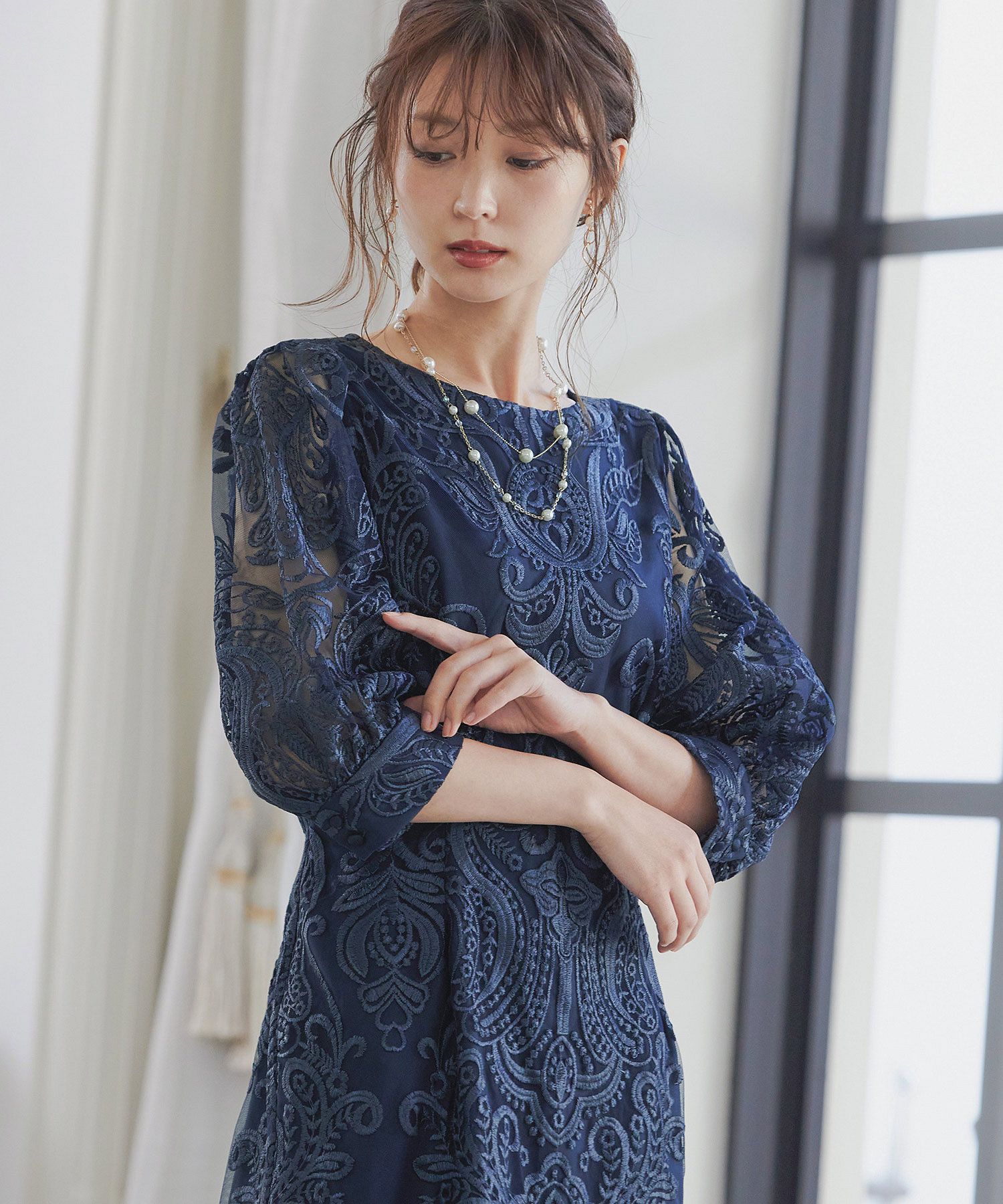 ニアナ niana 刺しゅうレース バックリボン タイトドレス ニアナ niana 刺しゅうレース バックリボン タイトドレス