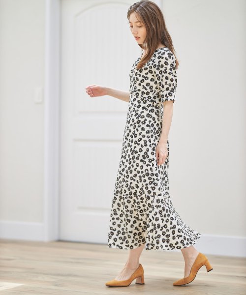 セール ウエストりぼん付きフロントシャーリングマーガレットプリントワンピース トッコクローゼット Tocco Closet D Fashion