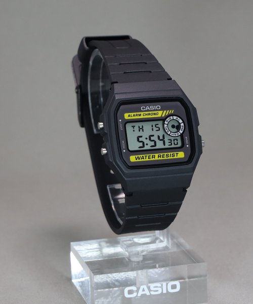 バッド1107 On Twitter Casio F 94wa 9jf Natoベルト交換詳細 F91ではイマイチだったので追加購入 予想通りカッコ良かった O あとnatoベルトは仕様上どうしても分厚くなるのでストロングポイントの薄さが損なわれる 軽い 安い 薄いがカシオ最強だと思ってるので