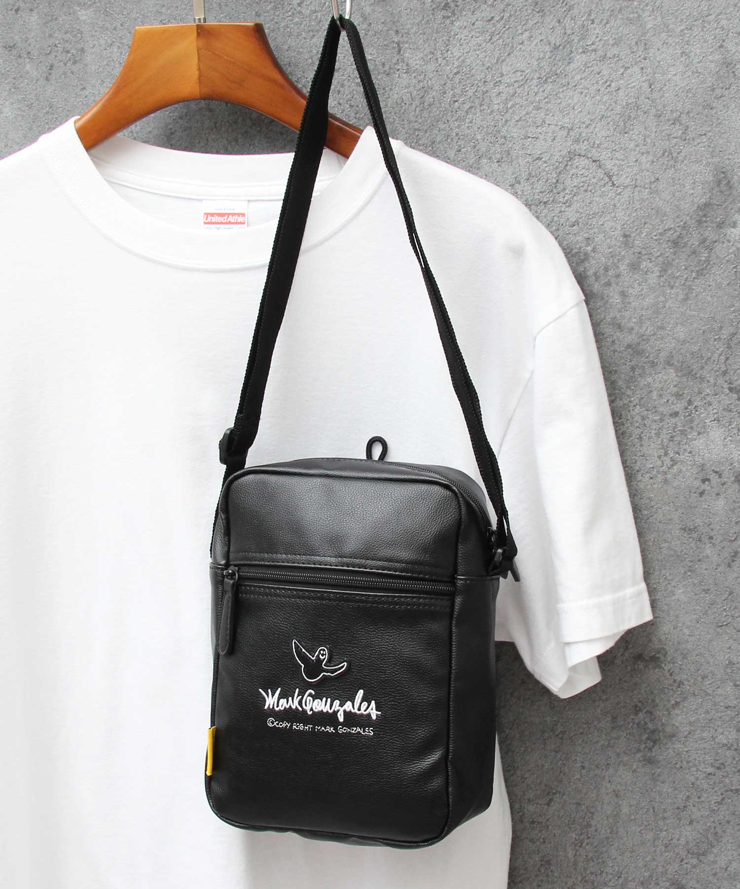 さらに100円引き◆Mark Gonzales◆MINI CROSS BAG 楽天市場】マークゴンザレス ボックスロゴ ミニショルダー