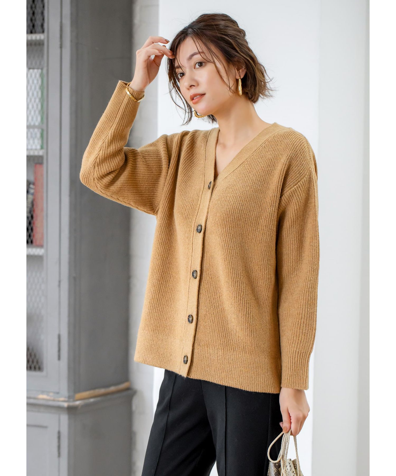 STYLE DELI - スタイルデリ　秋冬のざっくりVネックカーディガン　ライトキャメル スタイルデリ STYLE DELI 秋冬のざっくりVネックカーディガン