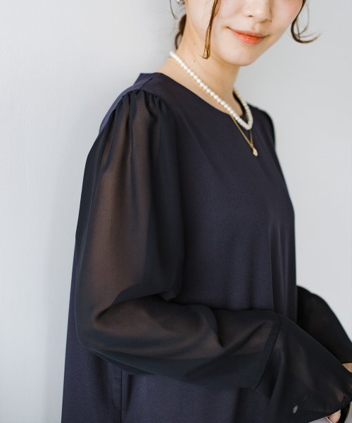 上品さにこなれ感プラス 結婚式も大人のディナーにも便利な シンプルだけど素材で差がつく絶妙バランスのきちんとワンピースby Who Made Me ハコ Haco D Fashion