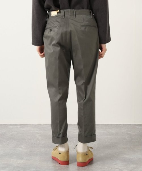 HEAVY WEAPON 2－TUCK OFFICER CROPPED