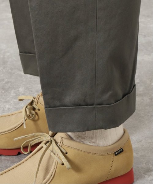 HEAVY WEAPON 2－TUCK OFFICER CROPPED