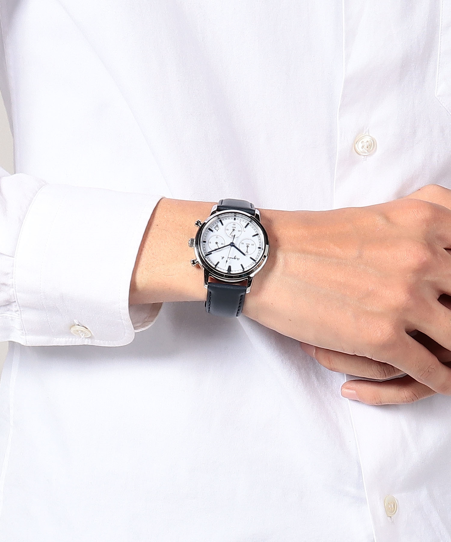 【超美品】アニエスベー agnes b ソーラー型腕時計 クロノグラフ 白
