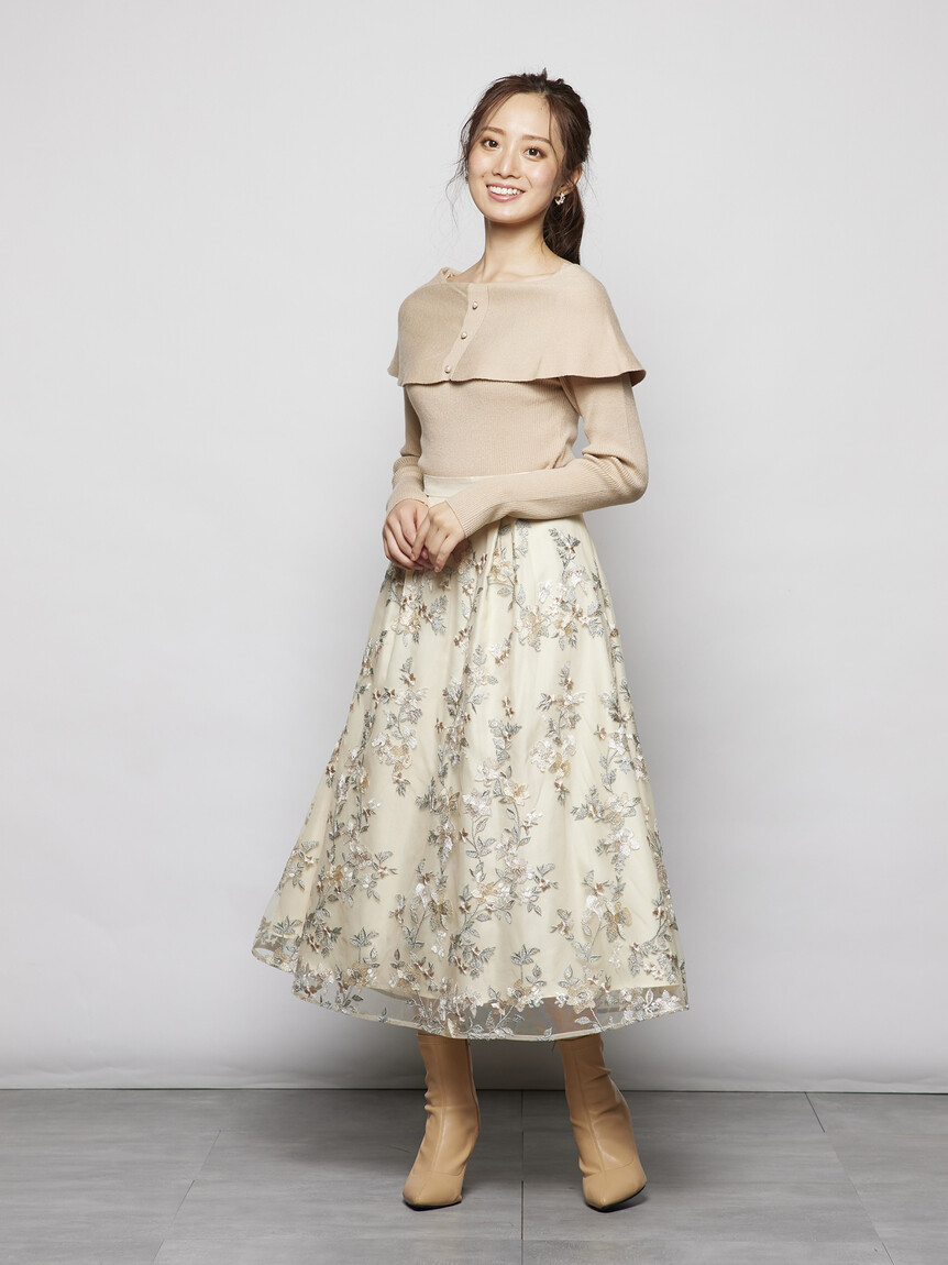 新品・タグ付き　Queens Court スカート タグ付新品】♡QUEENS COURT♡ボタニカルフラワーフレアスカート
