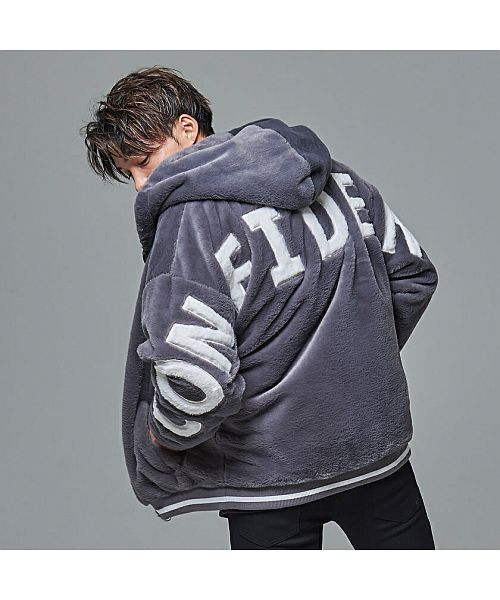 キャバリア CavariA CavariA バックロゴ入りジップアップ長袖