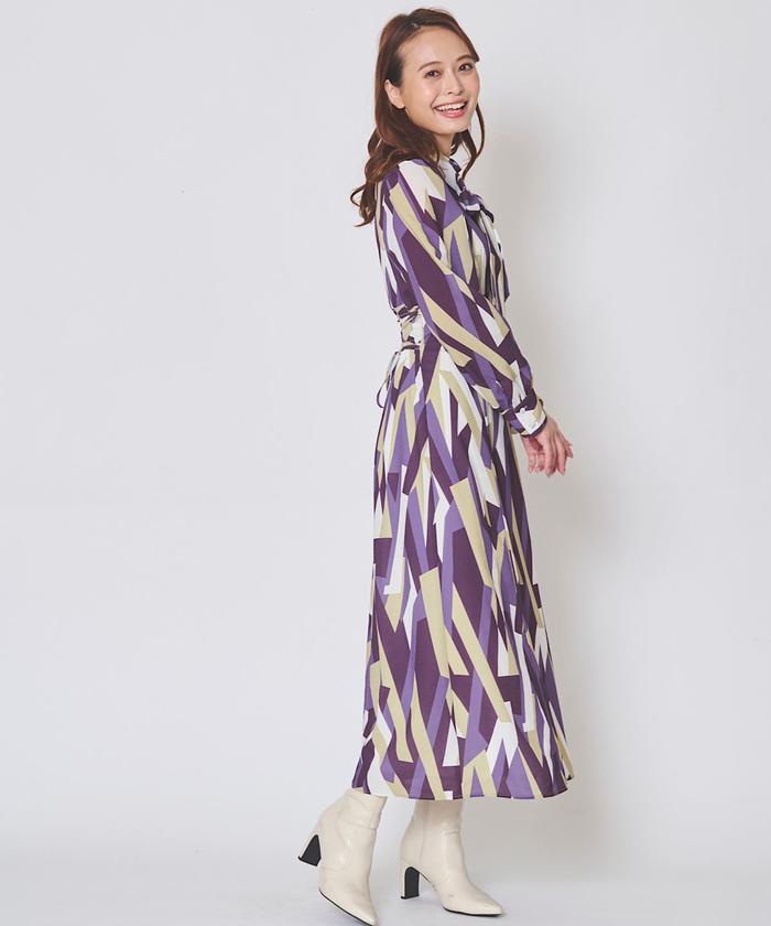 セール 50%OFF】ジオメトリックボウタイハイネックワンピース セール 50%OFF】ジオメトリックボウタイハイネックワンピース