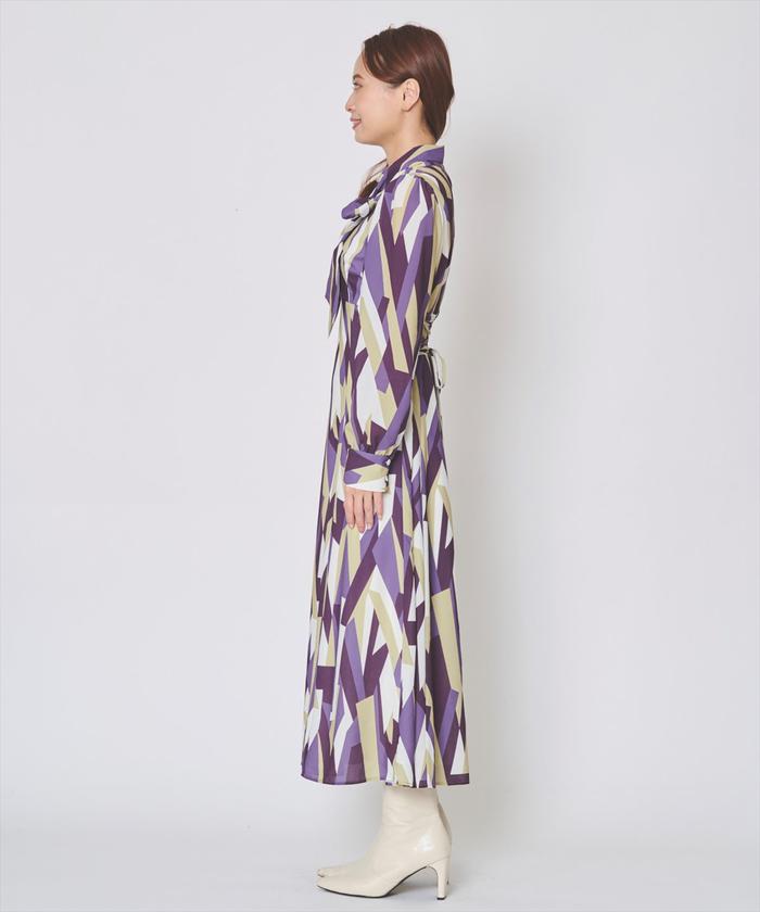 セール 50%OFF】ジオメトリックボウタイハイネックワンピース セール 50%OFF】ジオメトリックボウタイハイネックワンピース