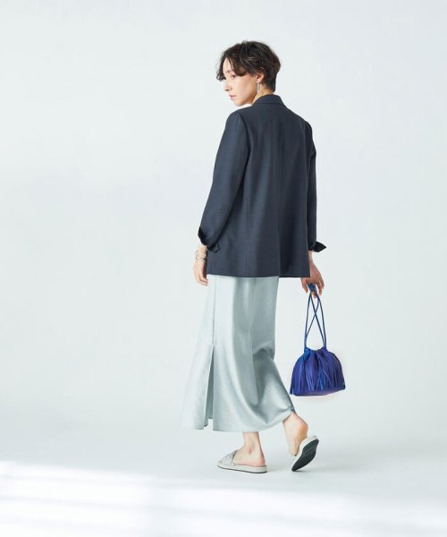サテンナロースカート