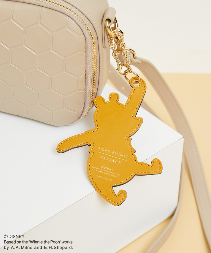 セール 20%OFF】【プー/ティガー】チャーム付きスクエア セール 20%OFF】【プー/ティガー】チャーム付きスクエア