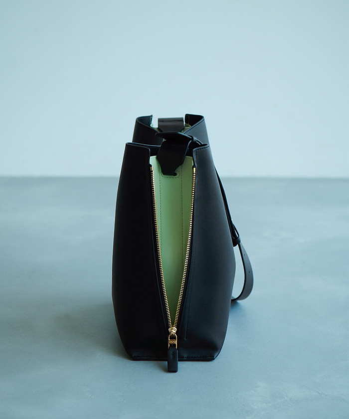 E'POR】【A4対応】 Y BAG shoulder（サイドジップショルダー