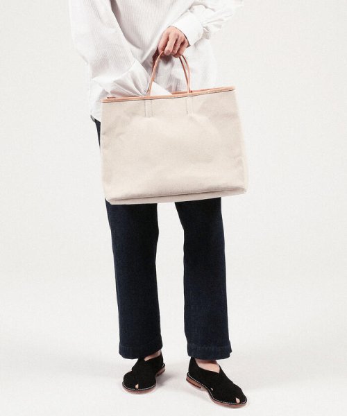 【WEB先行予約・別注】AMIACALVA×TOMORROWLAND コットンリネンキャンバストートバッグ