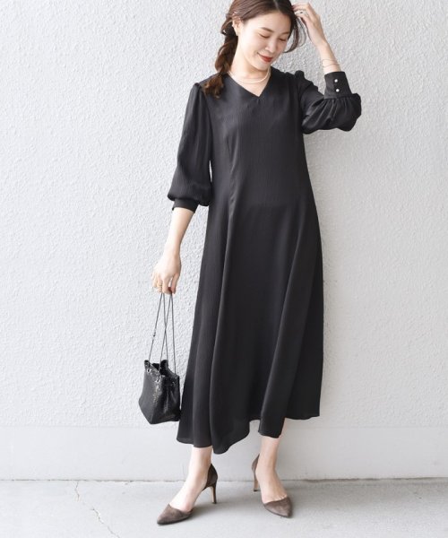 【SHIPS別注】troisieme chaco:サテンVネックフレアワンピース◇
