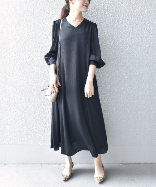 【SHIPS別注】troisieme chaco:サテンVネックフレアワンピース◇