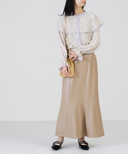 セール50 Off 22春夏新作 配色小花柄ケープブラウス Ac12 アクロ Acro D Fashion