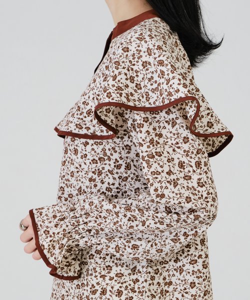 セール50 Off 22春夏新作 配色小花柄ケープブラウス Ac12 アクロ Acro D Fashion