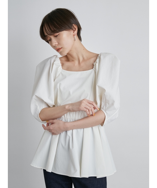 emmi atelier】スクエアネック袖ボリュームブラウス
