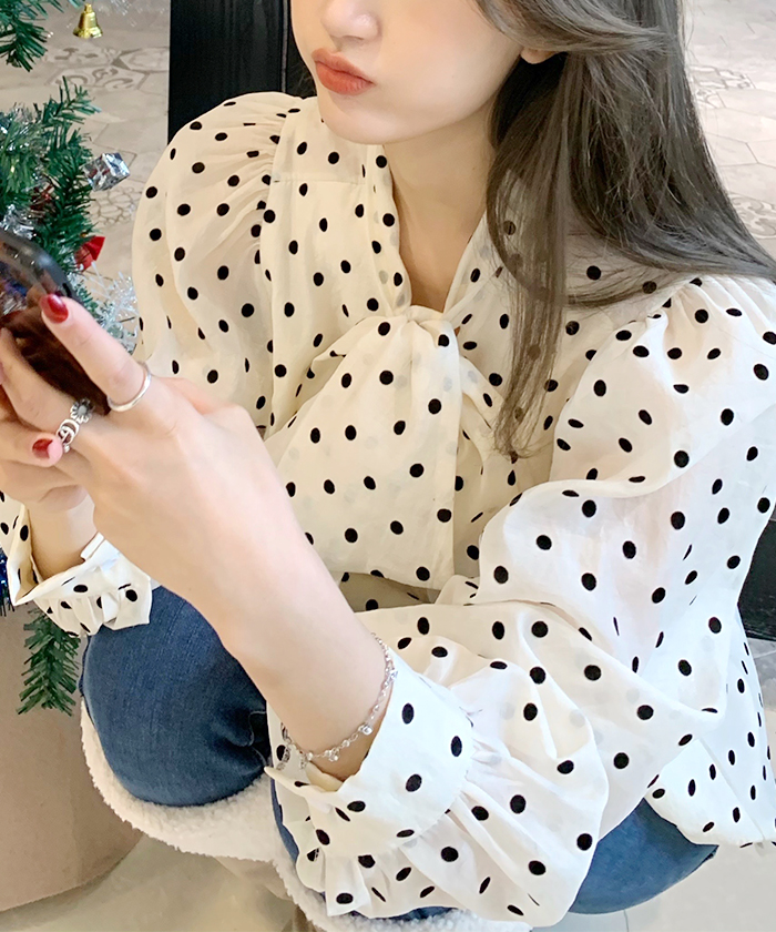 【美品】Treaturself ドットリボンタイブラウス ドットブラウス 水玉 シフォンブラウス リボンボウタイブラウス