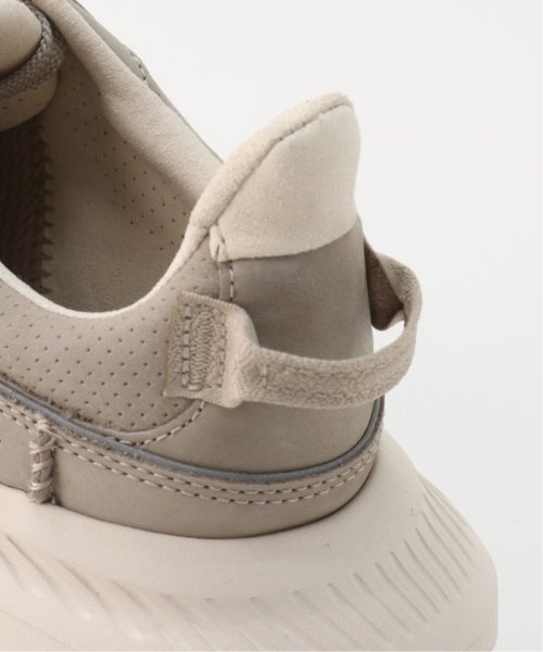 【UGG / アグ】CA805 V2 NUBUCK