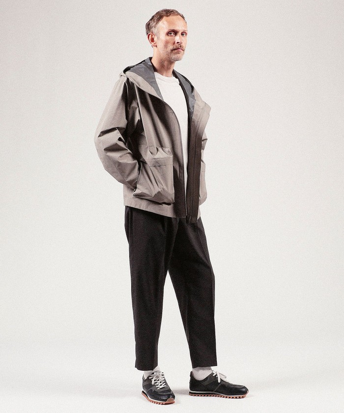 クーポン】【別注】DESCENTE PAUSE×TOMORROWLAND フーデッドブルゾン