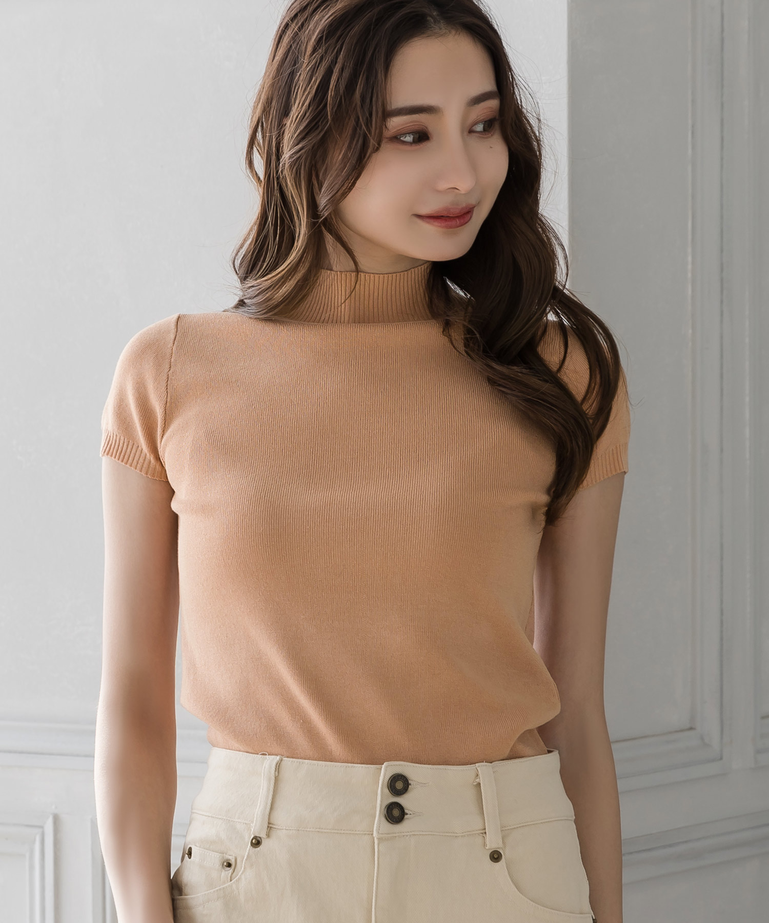 ジュリアブティック JULIA BOUTIQUE リブニットショート丈トップス （ベージュ） ジュリアブティック JULIA BOUTIQUE リブニットショート丈