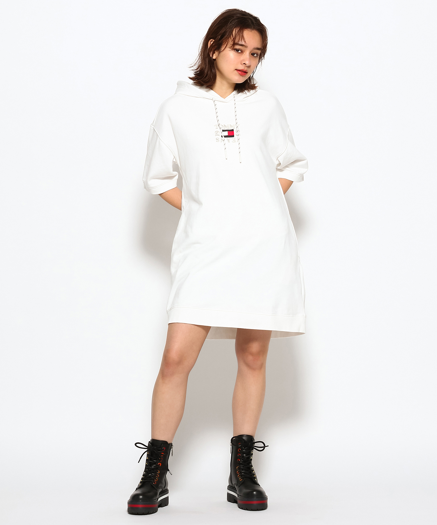 セール】トミージーンズ TOMMY JEANS ショートスリーブパーカー