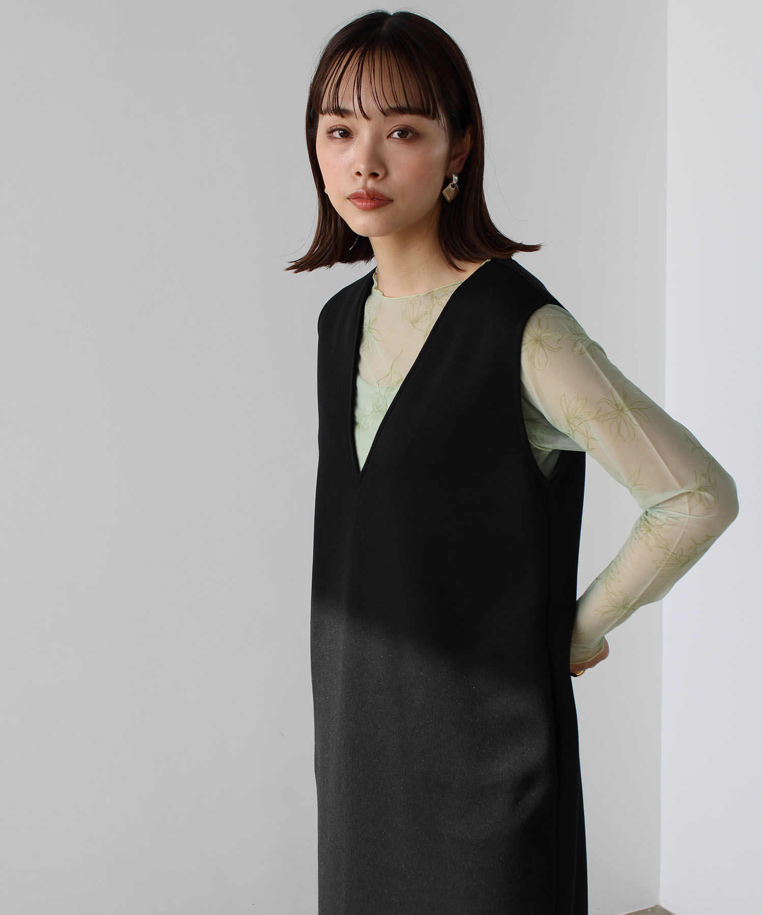 TORRAZZODONNA♡shikinaコラボ　フローラルシアーフレアトップス TORRAZZODONNA♡shikinaコラボ フローラルシアーフレアトップス
