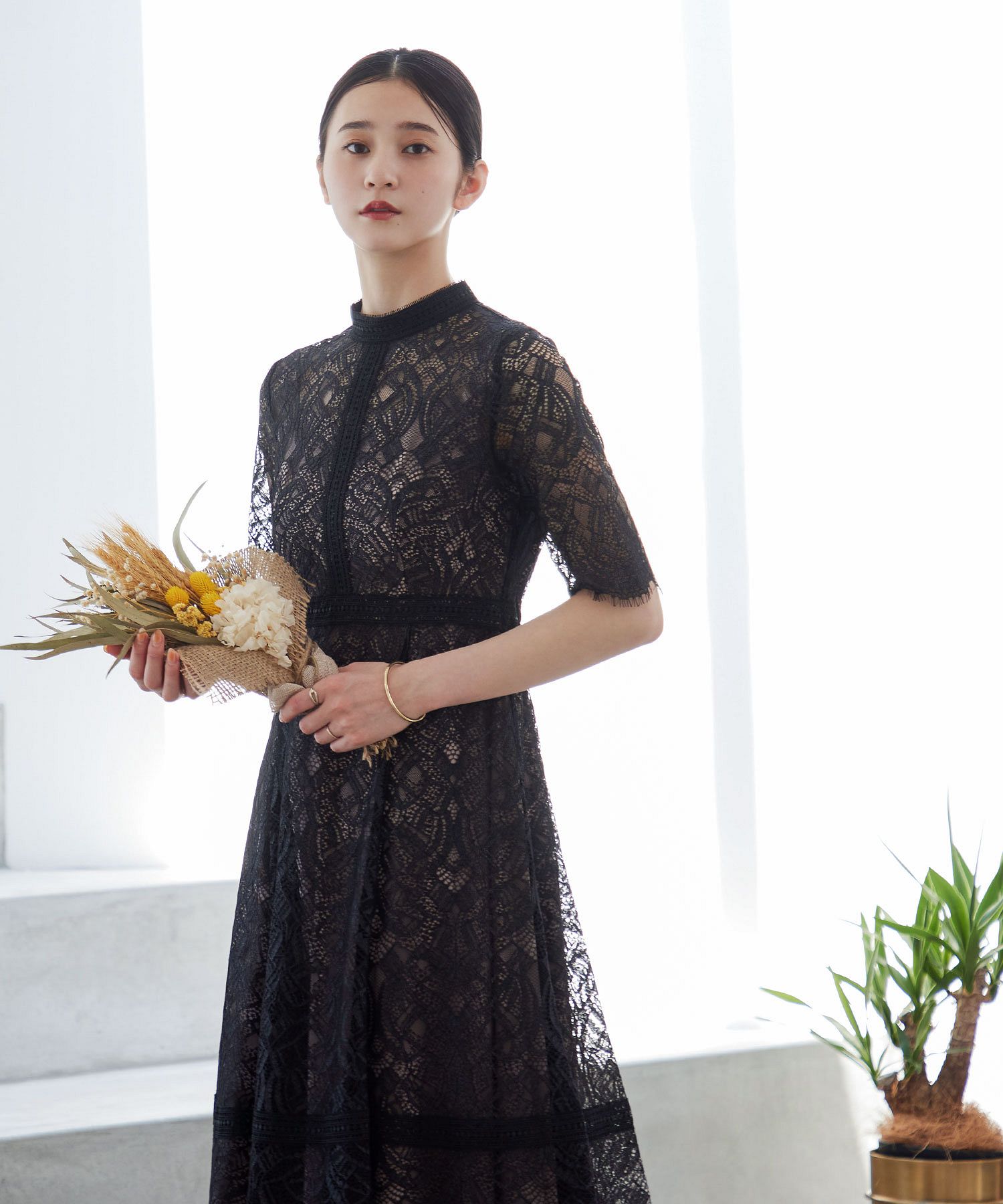 【早い者勝ち】niana 配色レース×ハシゴレース切り替えワンピース niana ドレス 配色レース×ハシゴレース切り替えワンピース