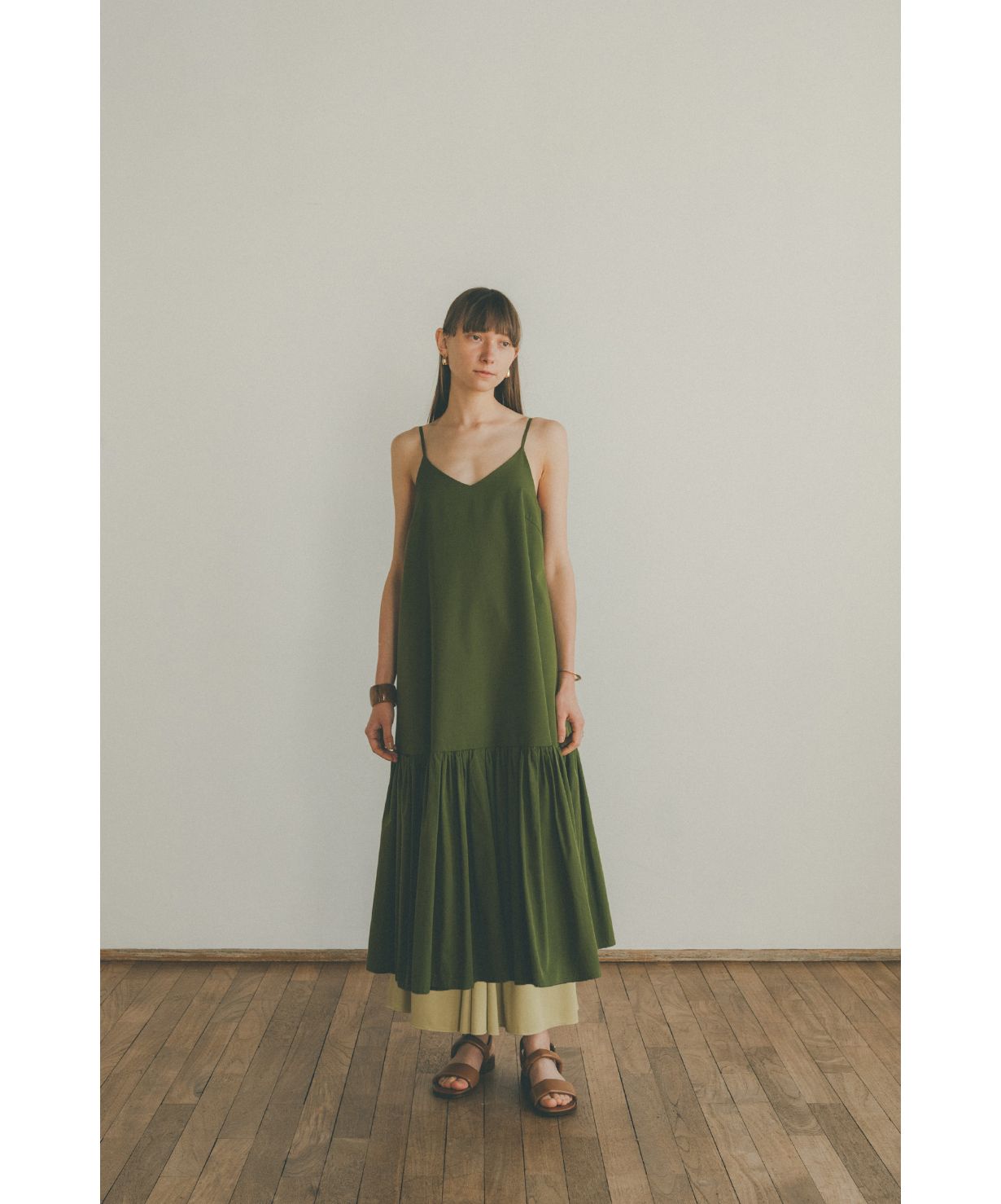セール 30%OFF】 VOLUME GATHER CAMISOLE DRESS(504607777 セール 30%OFF】 VOLUME GATHER CAMISOLE DRESS(504607777