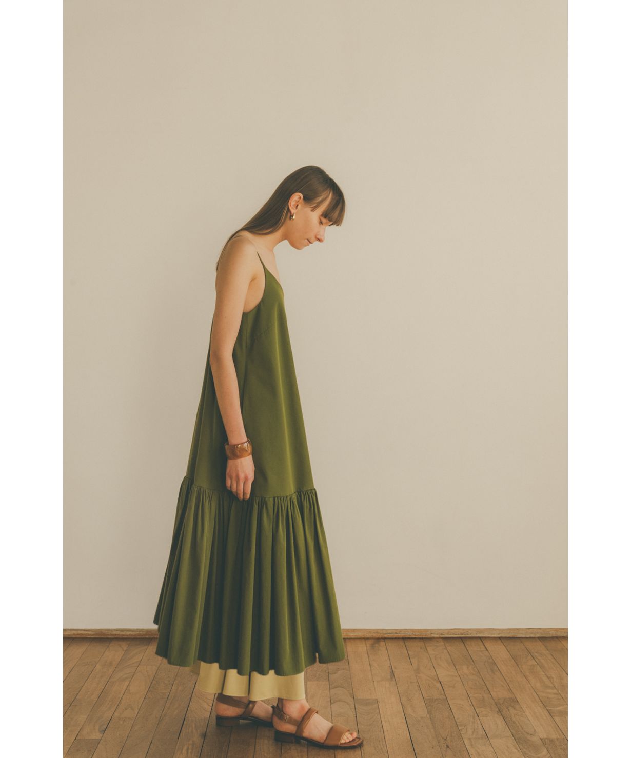 セール 30%OFF】 VOLUME GATHER CAMISOLE DRESS(504607777 セール 30%OFF】 VOLUME GATHER CAMISOLE DRESS(504607777