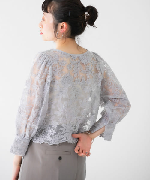 セール 20%OFF】オーガンジーフラワークロップドブラウス
