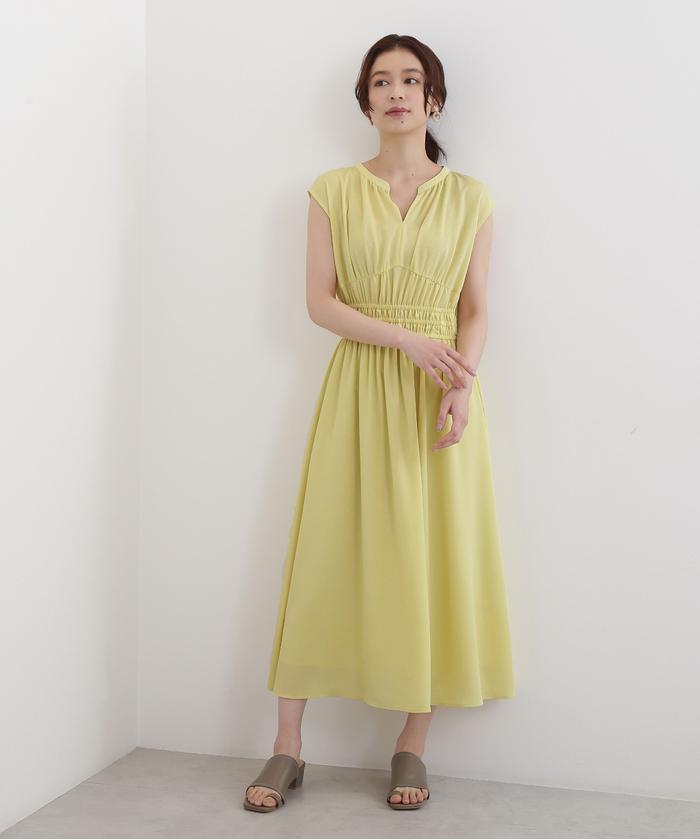 セール 30%OFF】Vネックシャーリングワンピース(504635107 セール 30%OFF】Vネックシャーリングワンピース(504635107
