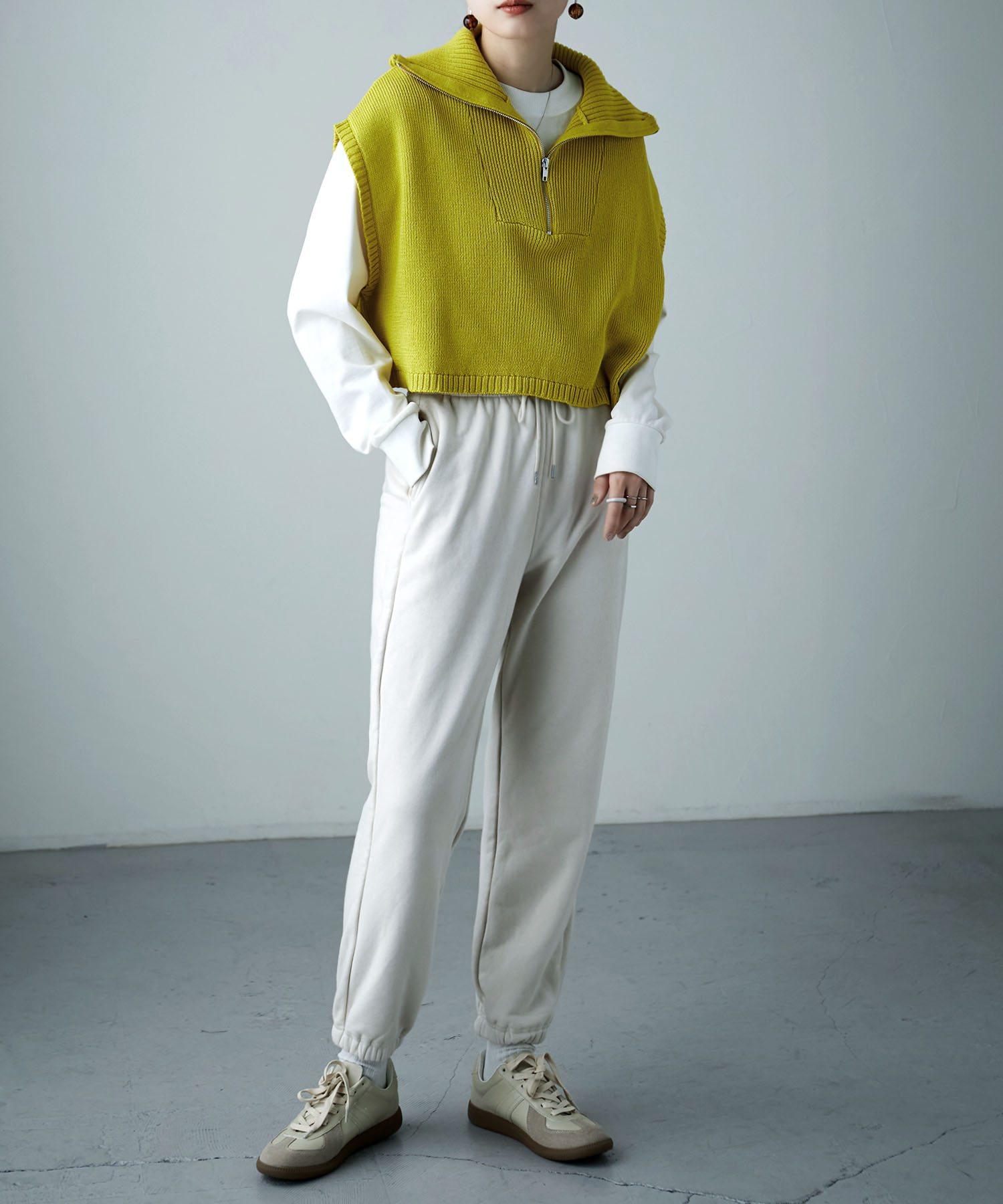 セール30%OFF】ハーフZIPショートニットベスト トップス ニット ...