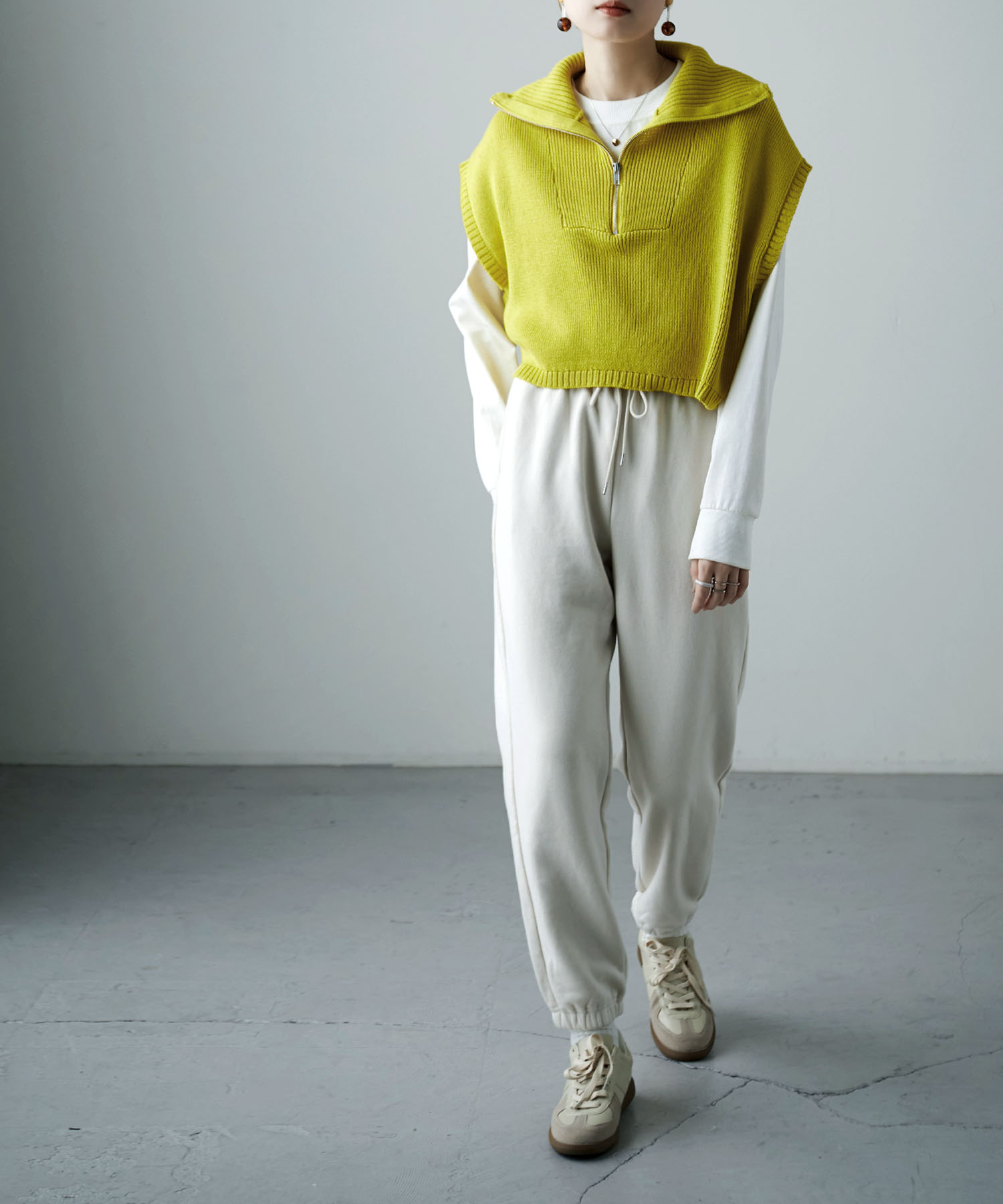 セール30%OFF】ハーフZIPショートニットベスト トップス ニット ...