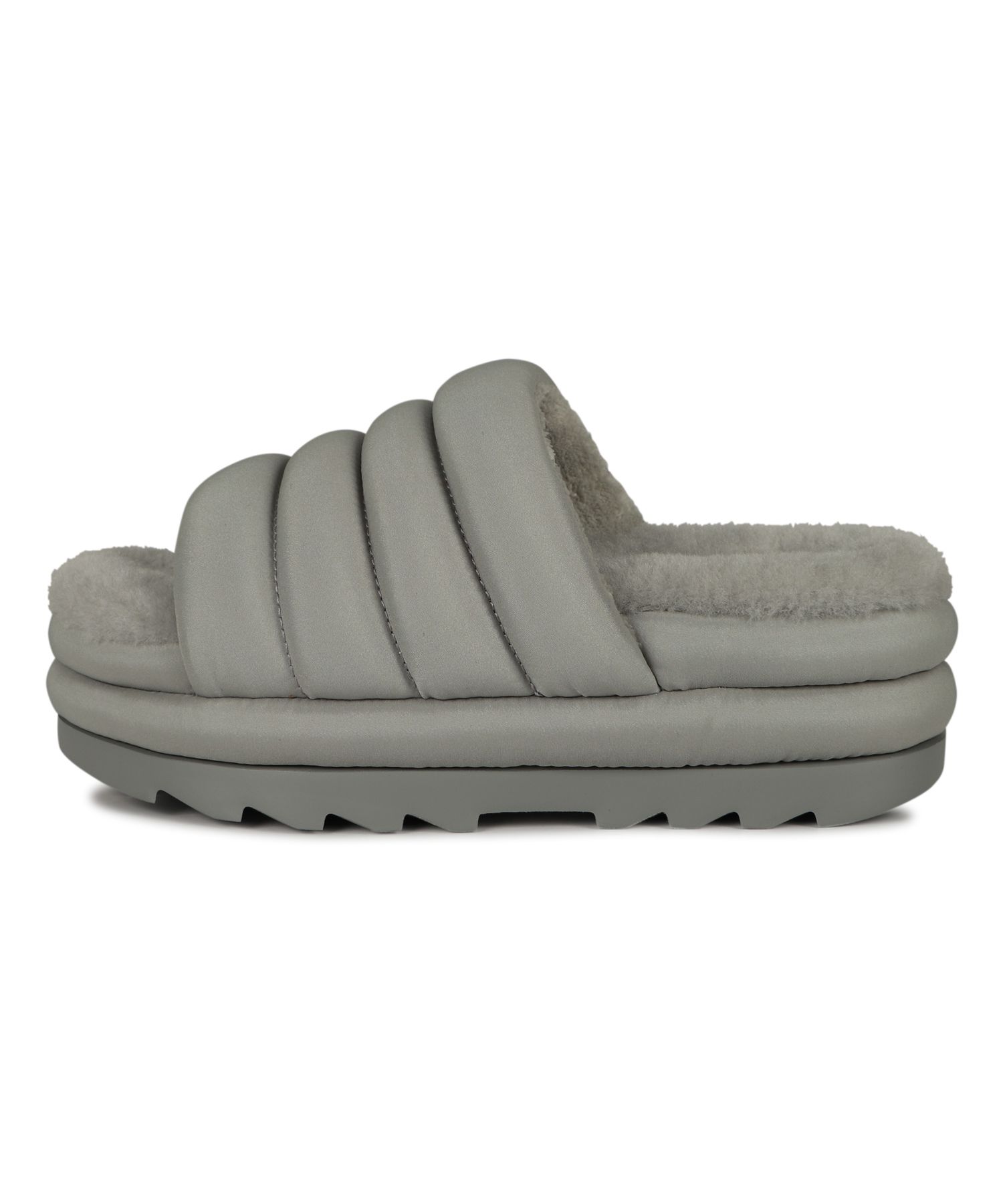 新品未使用 UGG サンダル シルバー フラット 厚底 - メルカリ