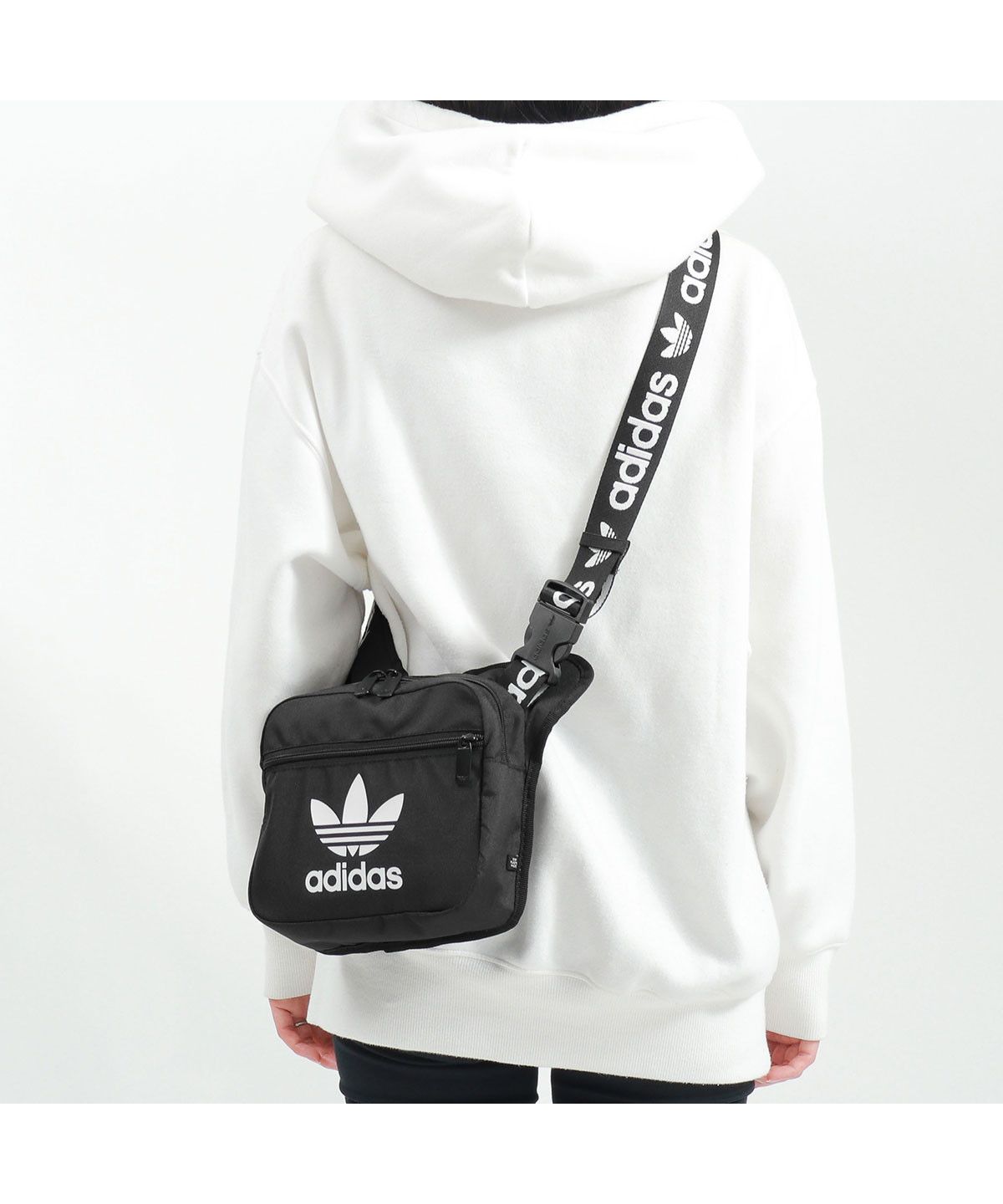 アディダス adidas ワンショルダー メッセンジャー バック 楽天市場】adidas（ショルダーバッグ・メッセンジャーバッグ