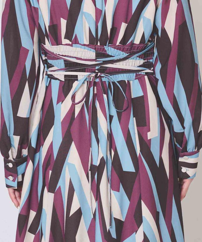 セール 50%OFF】ジオメトリックボウタイハイネックワンピース セール 50%OFF】ジオメトリックボウタイハイネックワンピース