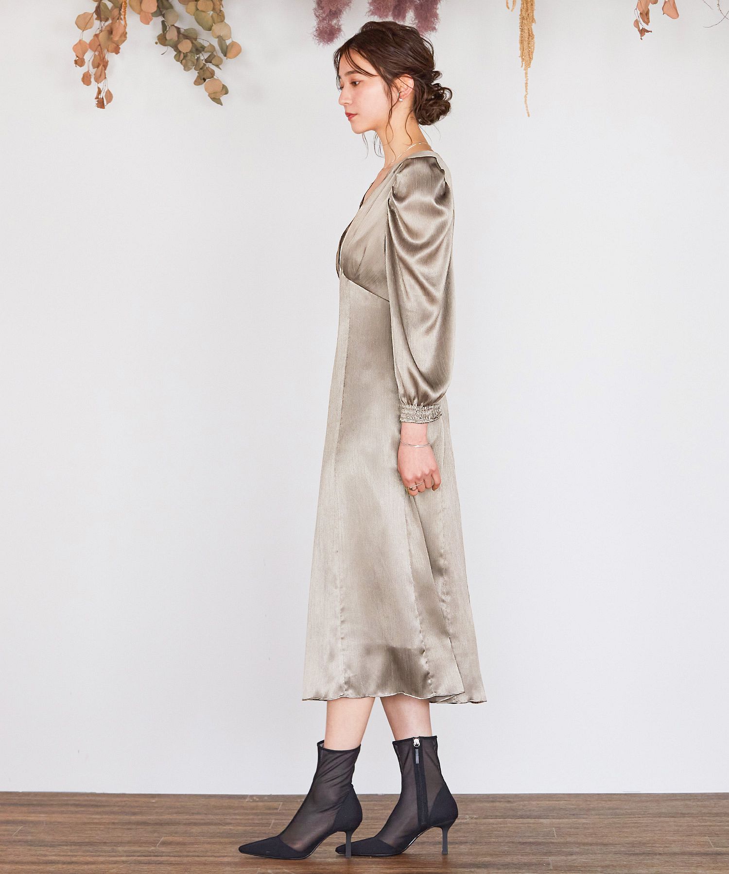 セール10%OFF】結婚式 ワンピース パーティードレス サテン 無地 長袖