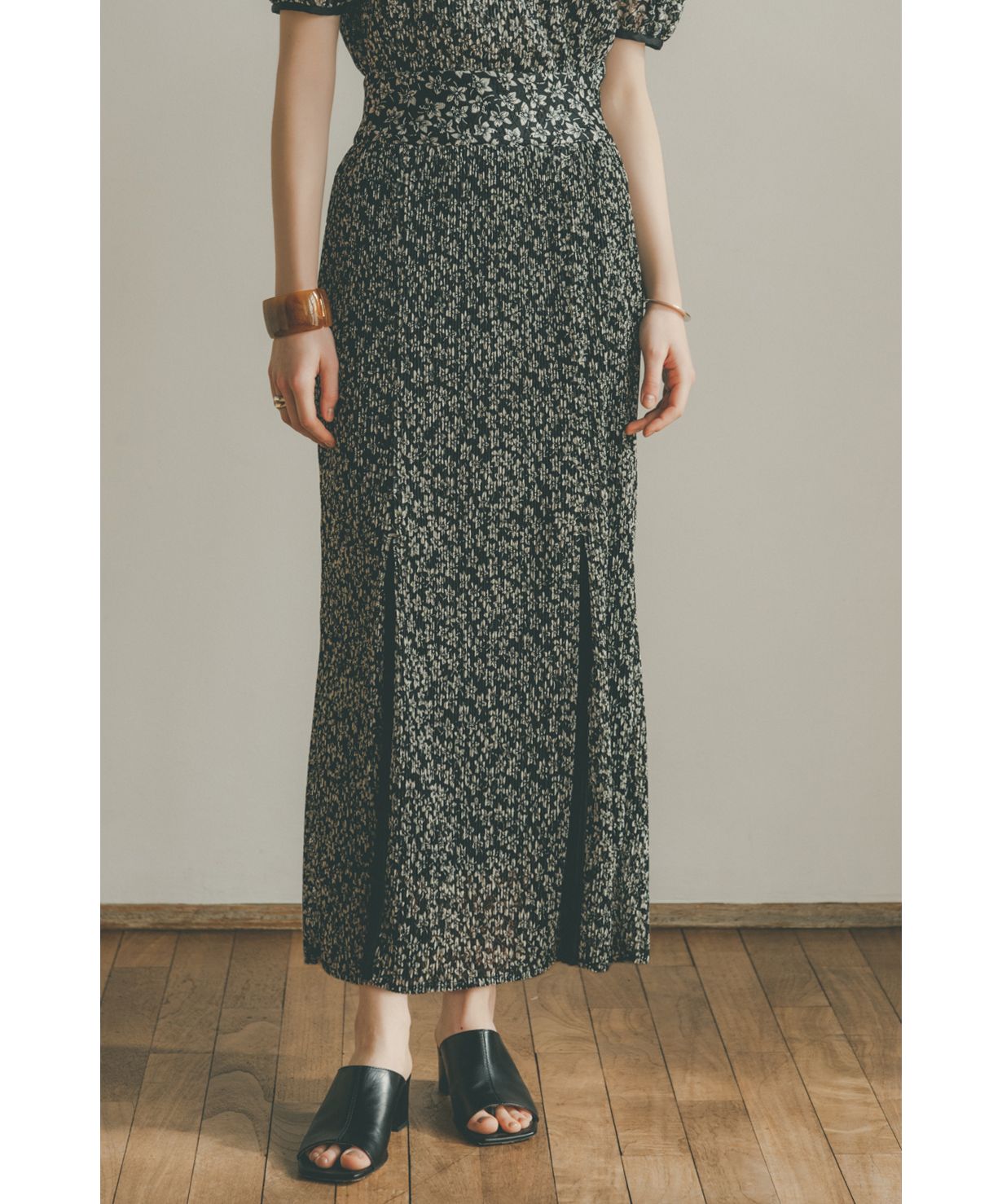 【完売品】clane クラネ　pleats floret tops 明日4月13日（火）発売の”PLEATS FLORETシリーズ”3型をアイテム